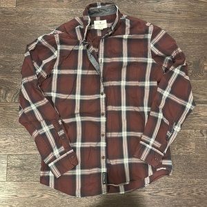 American eagle burgundy button up size medium